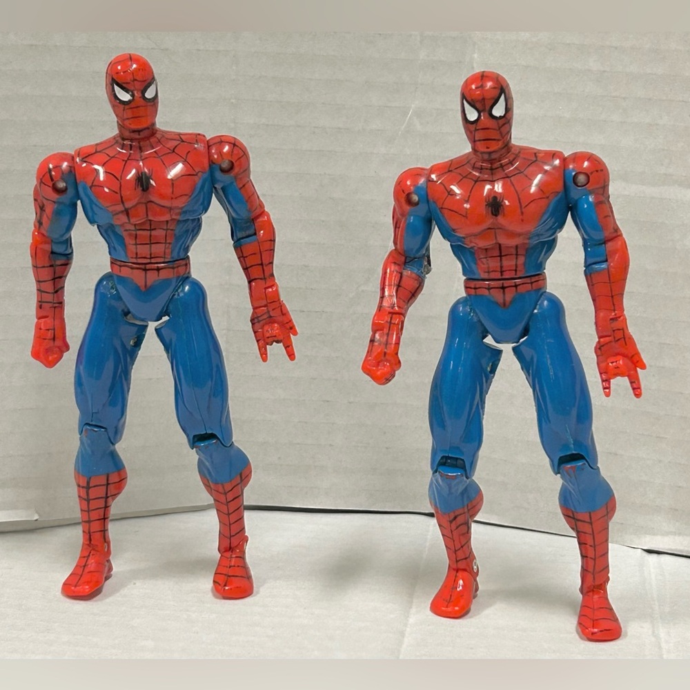2 Marvel Toy Biz Spider-Man Action Figures from 1995